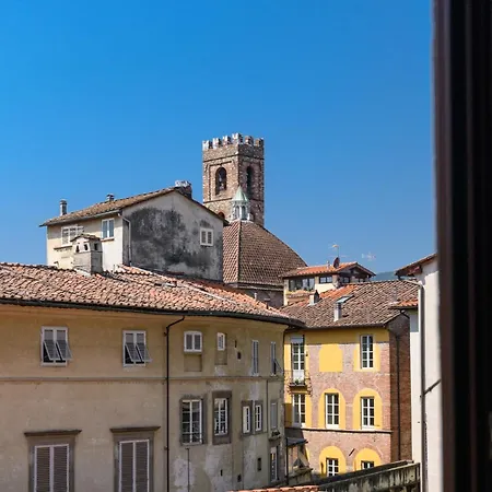 Antico Sogno With View In A Lucca