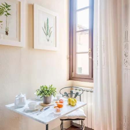 Antico Sogno With View In A Apartment Lucca